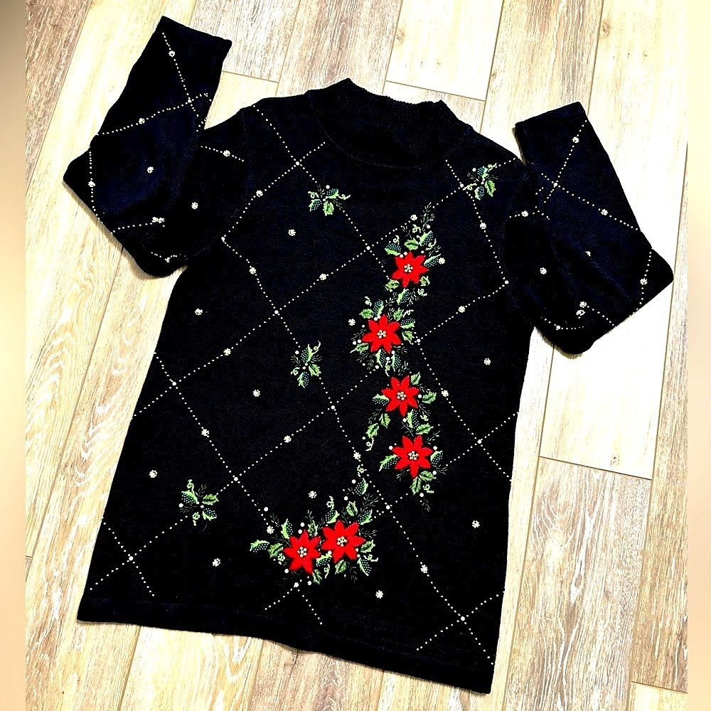 🛍️ Victoria Jones beautifully embroidered& Beaded Christmas sweater Size M